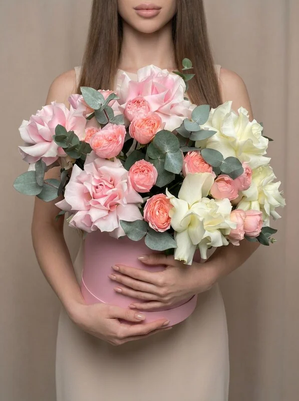 Букет из французских роз в коробке «Линетт»