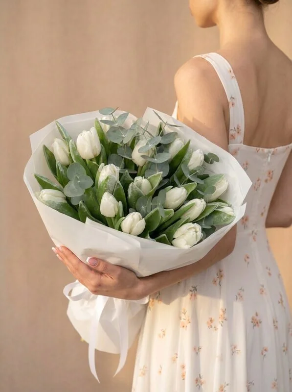 Белоснежный букет из тюльпанов, 17 шт