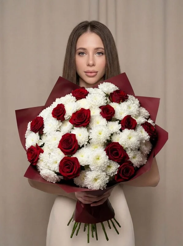 Элегантный букет "Королевская страсть" с розами